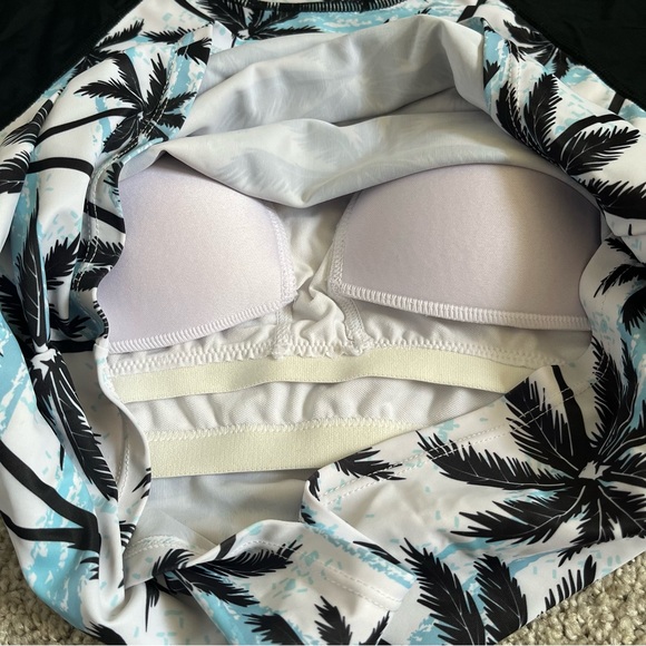 Tropical theme swim top long sleeve women’s small/medium - Picture 3 of 10